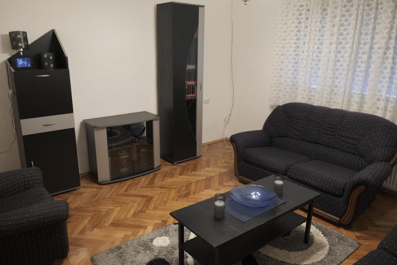 Appartement Nikodijevic à Vrsac Extérieur photo