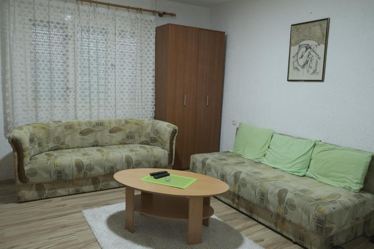 Appartement Nikodijevic à Vrsac Extérieur photo